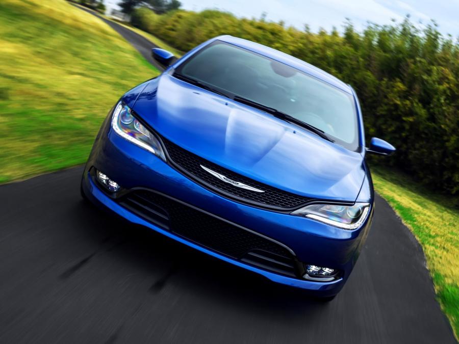  Chrysler 200 S 2014 года  (фото 6 из 69)